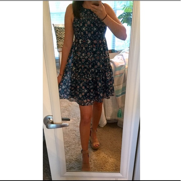 Vera Wang Dress - Picture 2 of 3